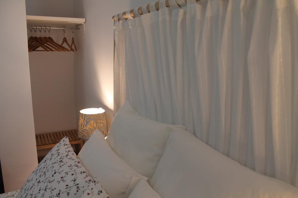 Hostal Montilla Sotogrande Торегуадиаро Екстериор снимка